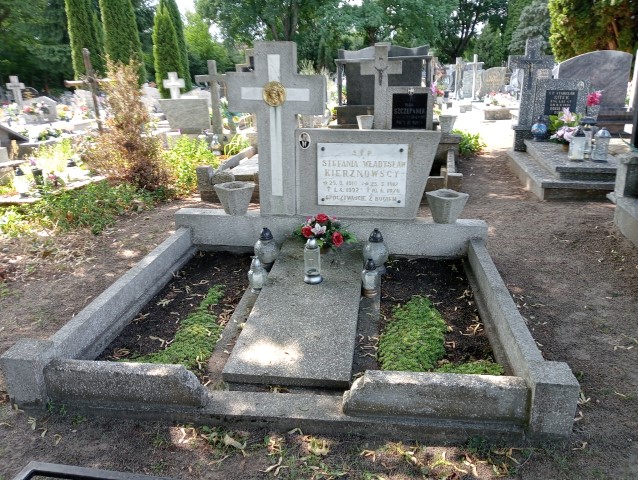Grób Stefania Kierznowska