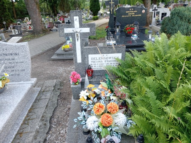 Grób Wiktoria Delengowska