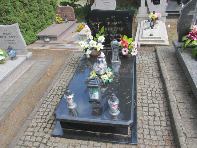 Grób Julian Kryzma