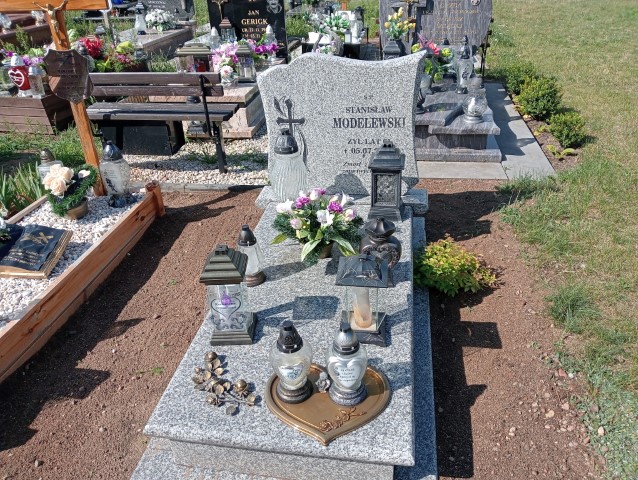 Grób Stanisław Modelewski